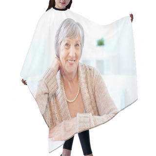 Personality  Aged Woman Hair Cutting Cape