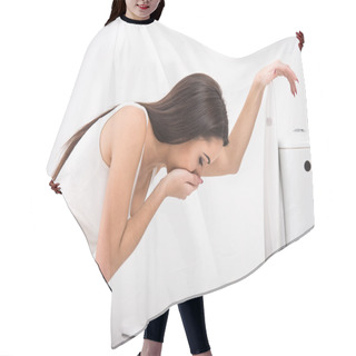 Personality  Woman In Toilet Hair Cutting Cape