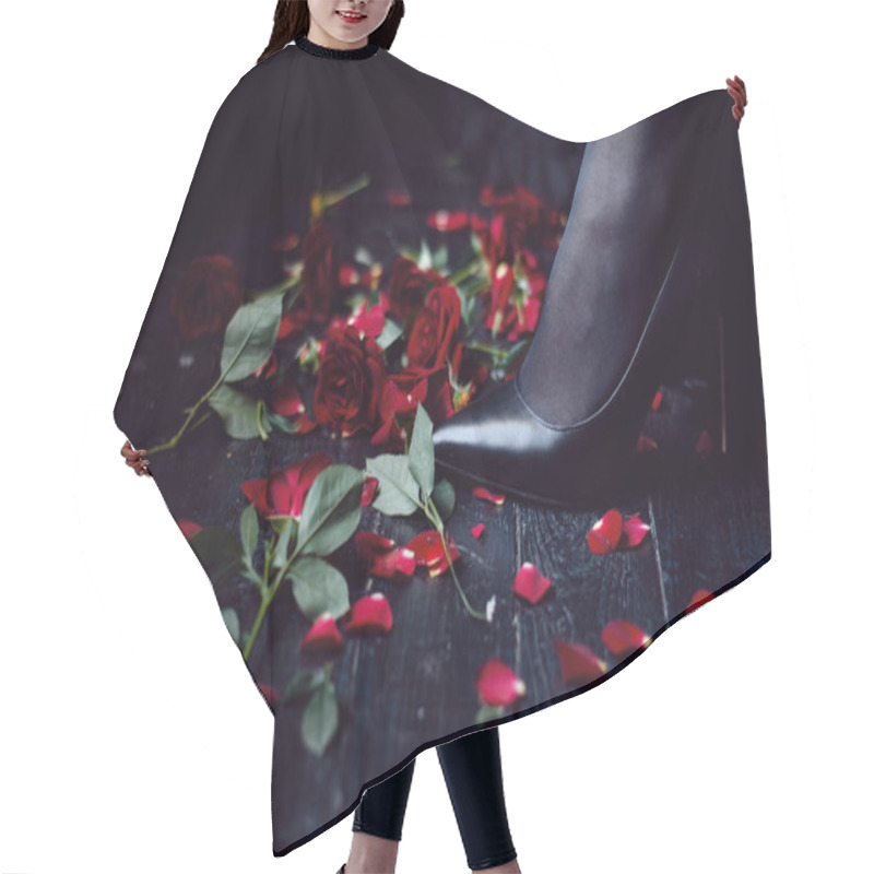 Personality  Beautiful Flowers Trampled By A Girl Hair Cutting Cape