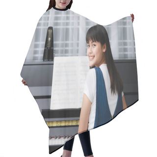 Personality  Asian Girl And Piano Hair Cutting Cape