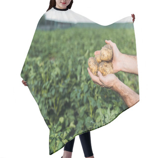 Personality  Farmer Holding Potatoes In Field Hair Cutting Cape