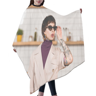 Personality  Beautiful Tattooed Businesswoman Standing In Cafeteria And Touching Sunglasses Hair Cutting Cape