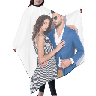 Personality  Sexy Young Romanting Couple Standing Embraced  Hair Cutting Cape