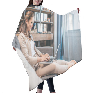 Personality  Woman Typing On Laptop Hair Cutting Cape