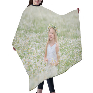 Personality  Girl In Flower Wreath In The Daisies Field Hair Cutting Cape
