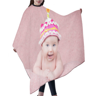 Personality  Newborn Baby In Warm Knitted Hat The Form Of Cake With A Candle Hair Cutting Cape