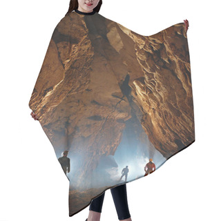 Personality  Underground Cave Hair Cutting Cape