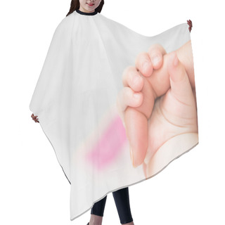 Personality  Baby Holds Mother's Finger Hair Cutting Cape