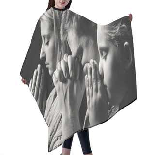 Personality  Man, Woman And Child Praying Hair Cutting Cape