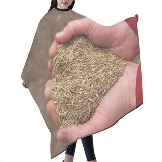 Personality  Heart From Grass Seeds, Closeup Hair Cutting Cape
