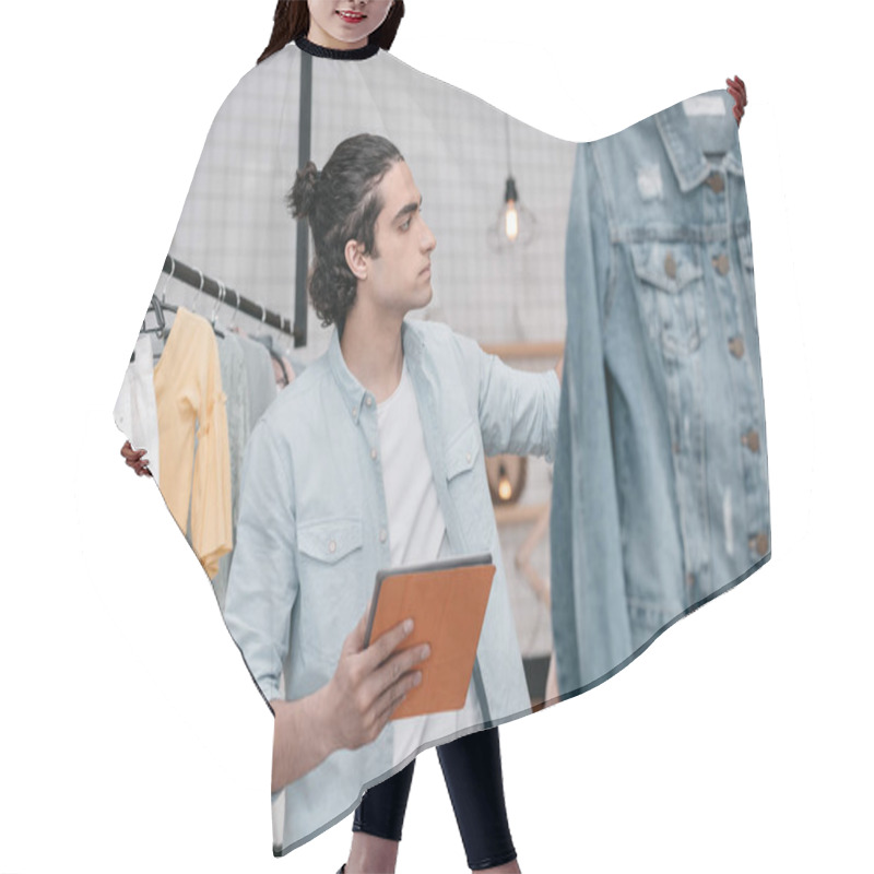 Personality  Boutique Owner With Digital Tablet Hair Cutting Cape