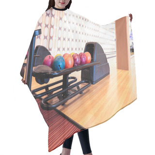 Personality  Colorful Bowling Balls  Hair Cutting Cape