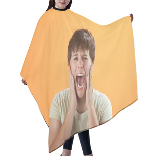 Personality  Screaming Out Loud Hair Cutting Cape