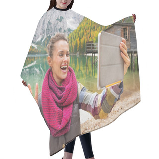 Personality  Happy Young Woman Making Selfie With Tablet Pc While On Lake Bra Hair Cutting Cape