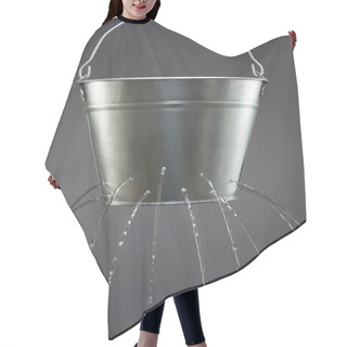 Personality  Water Leaking From Bucket Hair Cutting Cape