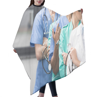 Personality  Medical Workers In Laboratory Hair Cutting Cape