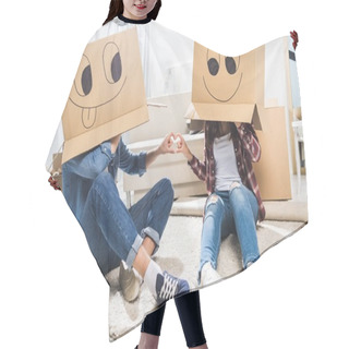 Personality  Couple With Boxes On Heads Hair Cutting Cape