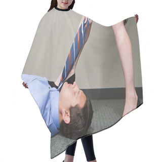 Personality  Woman Pulling Manager's Tie Hair Cutting Cape