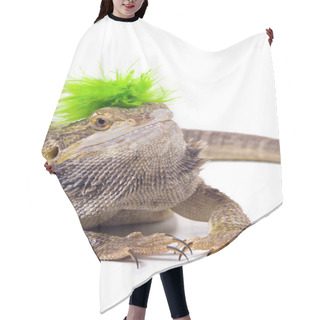 Personality  Bearded Dragon Lizard With Mohawk Hair Cutting Cape