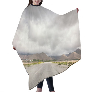 Personality  Road To Mountains Hair Cutting Cape