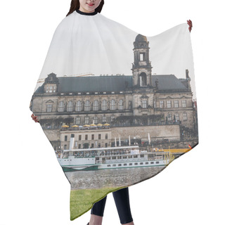 Personality  Dresden Hair Cutting Cape