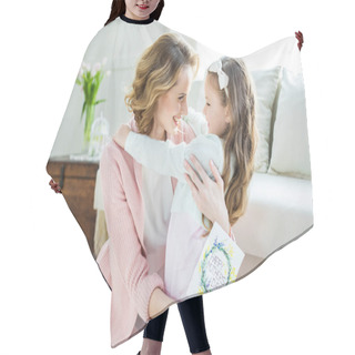 Personality  Happy Mother And Daughter Hugging Hair Cutting Cape