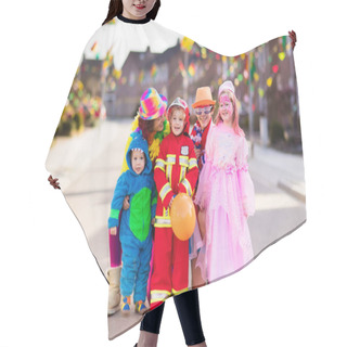 Personality  Kids And Parents On Halloween Trick Or Treat Hair Cutting Cape