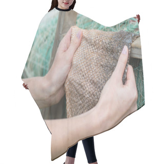 Personality  Hands Holding Skin By Fishing Net Hair Cutting Cape