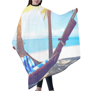 Personality  Empty Hammock Between Palms Trees Hair Cutting Cape