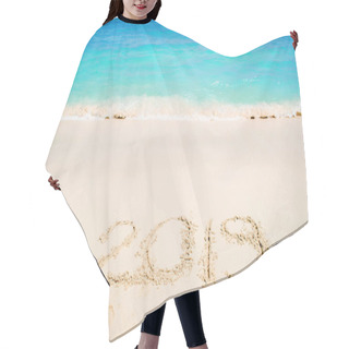 Personality  Inscription On The Sand, Celebrate The New Year In The Tropics. New Year Holidays Hair Cutting Cape