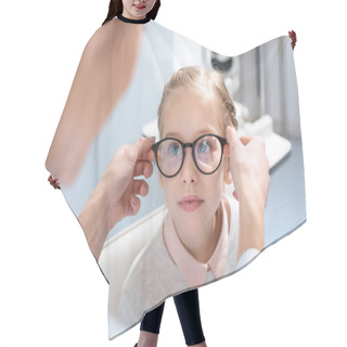 Personality  Optometrist And Little Kid In Glasses In Optics  Hair Cutting Cape