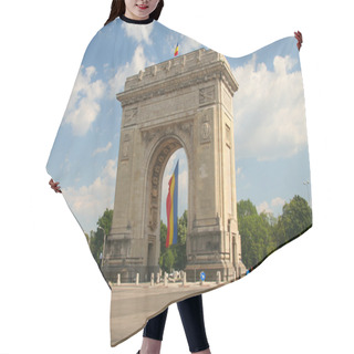 Personality  Triumphal Arch With Flag Hair Cutting Cape