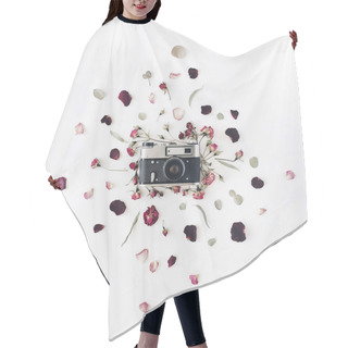 Personality  Retro Photo Camera, Red Roses And Green Leaves Hair Cutting Cape