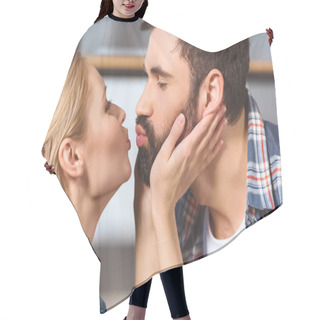 Personality  Young Loving Couple Embrace And Kissing Hair Cutting Cape
