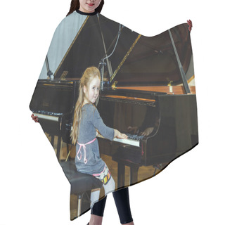 Personality  Cute Little Girl Playing Grand Piano Hair Cutting Cape