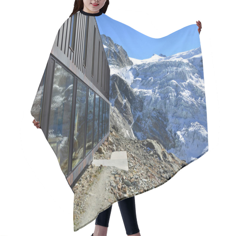 Personality  Mountain Refuge Hair Cutting Cape