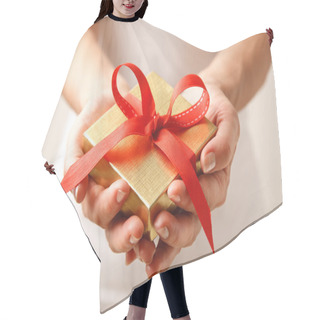 Personality  Giving A Gift Hair Cutting Cape