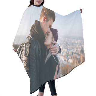 Personality  Hipster Couple Walking In The City Hair Cutting Cape