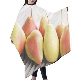 Personality  Delicious Pears Hair Cutting Cape
