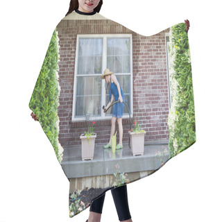 Personality  Woman Washing The Exterior Windows Of A House Hair Cutting Cape