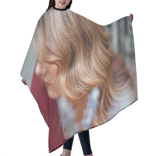 Personality  Portrait Of A Woman With Elegant Retro Hairstyle Hair Cutting Cape