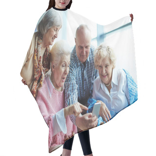 Personality  Modern Seniors With Smartphone Hair Cutting Cape