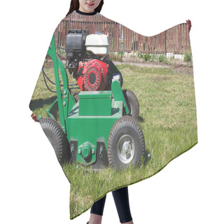 Personality  Lawn Aerator Hair Cutting Cape