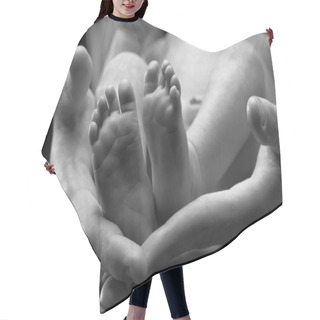 Personality  Baby Feets And Adult Hands Hair Cutting Cape