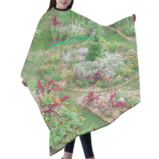 Personality  Backyard Garden Hair Cutting Cape