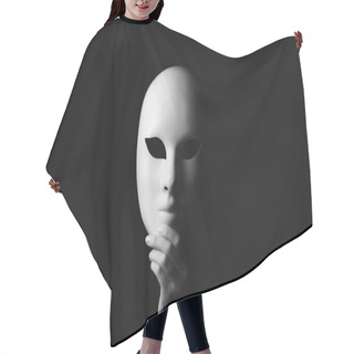 Personality  Mask In Hand.halloween Hair Cutting Cape