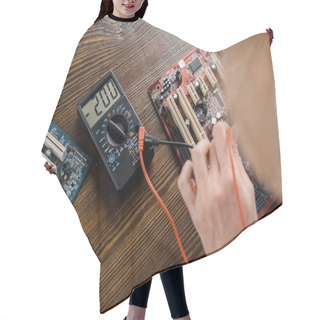 Personality  Cropped Shot Of Electric Engineer With Tester Examining Motherboard Hair Cutting Cape
