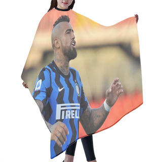 Personality  Arturo Vidal Player Of Inter, During The Match Of The Italian Football League Serie A Between Benevento Vs Inter Final Result 2-5, Match Played At The Ciro Vigorito Stadium In Benevento. Hair Cutting Cape