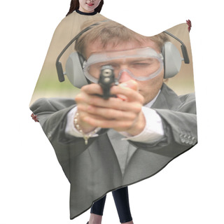 Personality  Businessman Shooting Hair Cutting Cape
