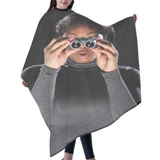 Personality  Young Woman Surprised While Using Binoculars Hair Cutting Cape